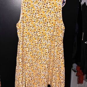 Forever 21 Yellow Floral Plus Size Dress